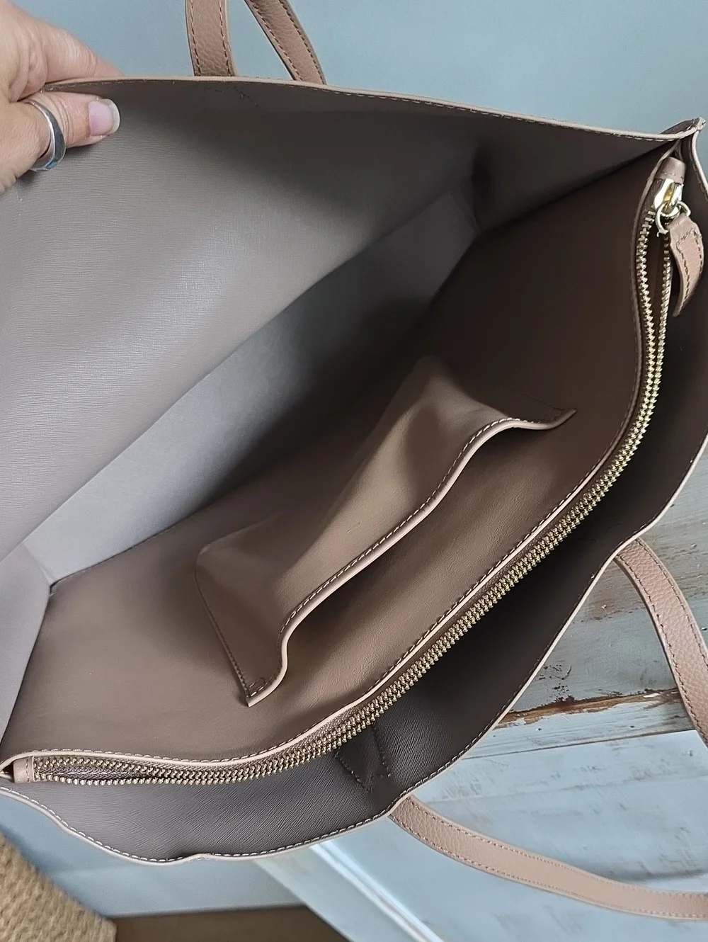 Quince Italian Leather Triple Compartment Shopper Tote In Cappuccino